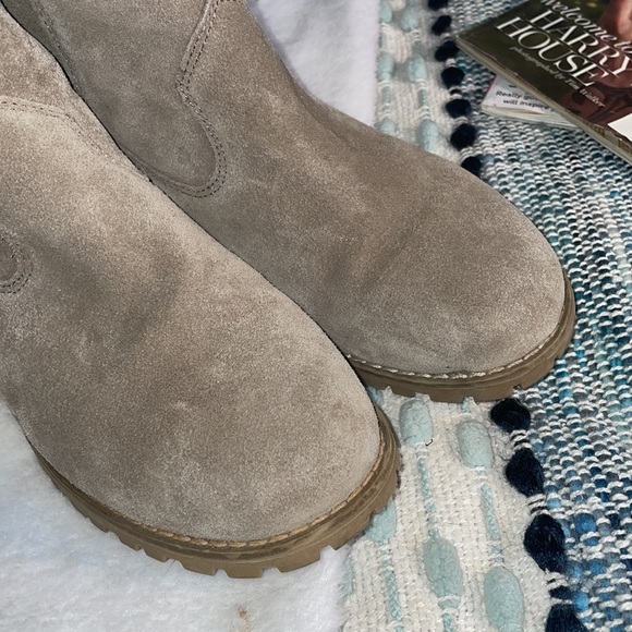 Bjorndal Aspen Fleece-Trimmed Suede Ankle Boots- size 6 - Picture 5 of 5